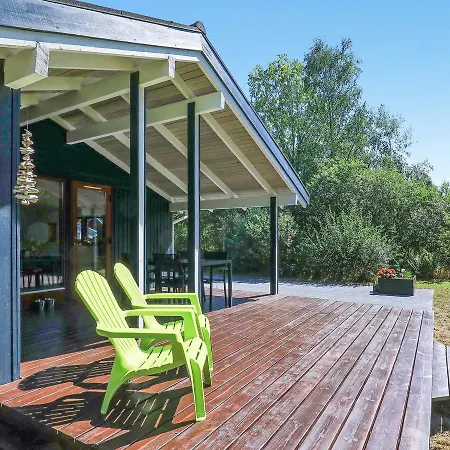 Three-bedroom Holiday In 1 *