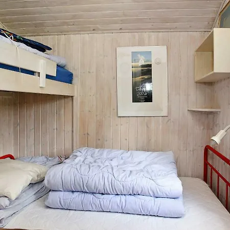 Three-bedroom Holiday In 1 別荘 Ålbæk